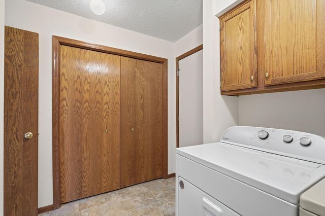 1210 Ravenswood Court, Shoreview, MN 55126