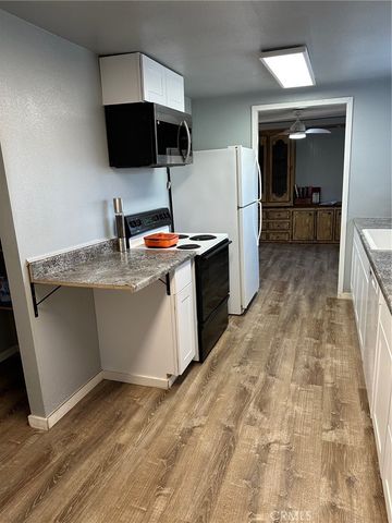 2975 12th Street, Clearlake, CA 95422