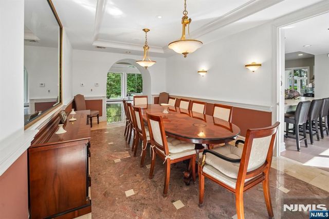 19 Scott Court, Allendale, NJ 07401