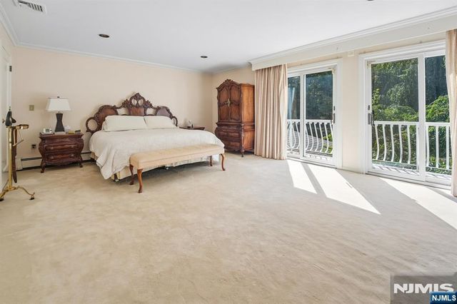 19 Scott Court, Allendale, NJ 07401