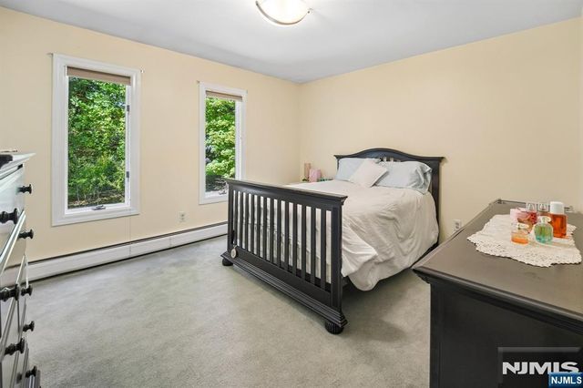 19 Scott Court, Allendale, NJ 07401