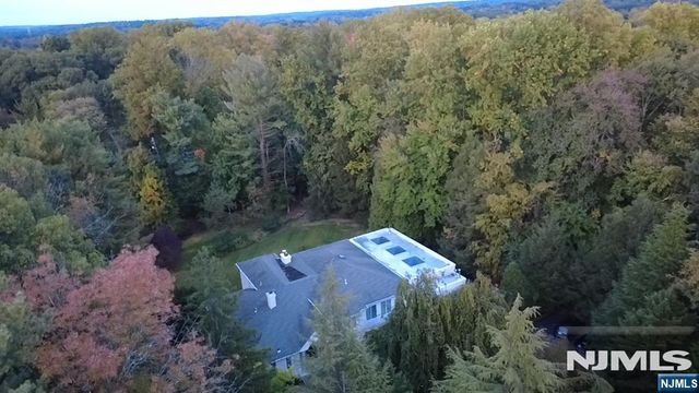 19 Scott Court, Allendale, NJ 07401