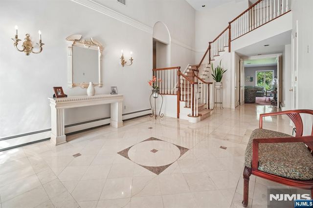 19 Scott Court, Allendale, NJ 07401
