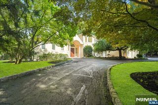 19 Scott Court, Allendale, NJ 07401