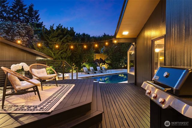 9242 NE 14th Street, Clyde Hill, WA 98004