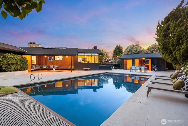 9242 NE 14th Street, Clyde Hill, WA 98004