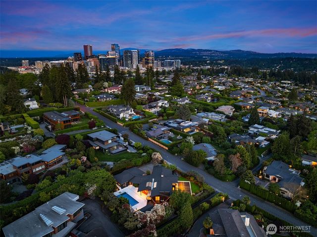 9242 NE 14th Street, Clyde Hill, WA 98004