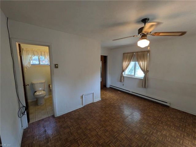 3717 Starlighter DR, Virginia Beach, VA 23452