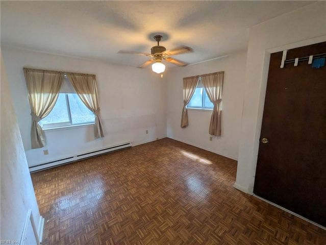 3717 Starlighter DR, Virginia Beach, VA 23452
