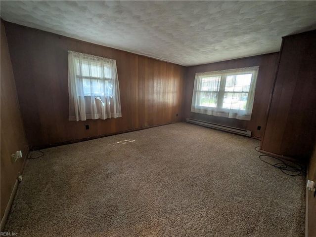 3717 Starlighter DR, Virginia Beach, VA 23452