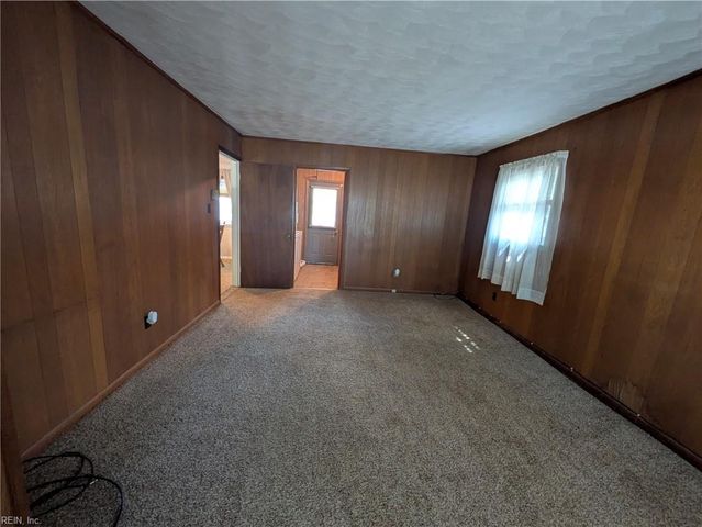 3717 Starlighter DR, Virginia Beach, VA 23452