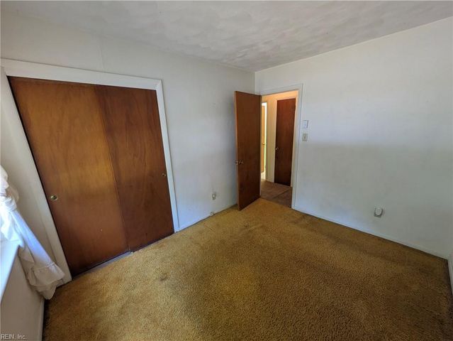 3717 Starlighter DR, Virginia Beach, VA 23452