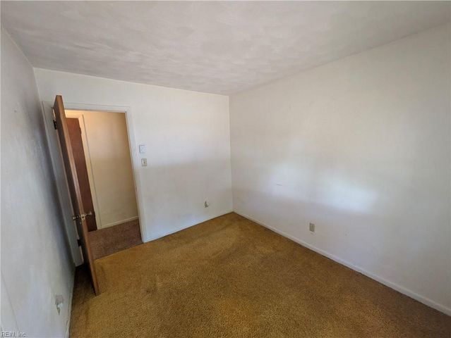 3717 Starlighter DR, Virginia Beach, VA 23452