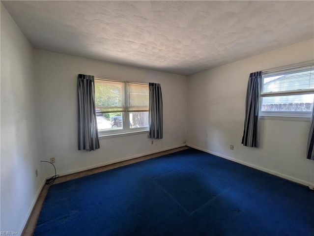 3717 Starlighter DR, Virginia Beach, VA 23452