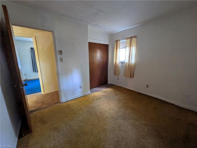 3717 Starlighter DR, Virginia Beach, VA 23452