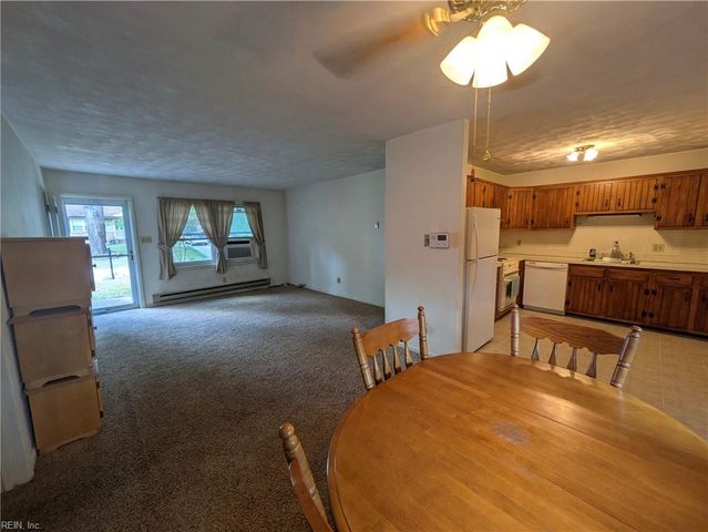3717 Starlighter DR, Virginia Beach, VA 23452