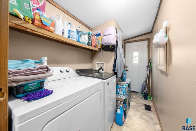 5809 W Wren Pl Place, Sioux Falls, SD 57107