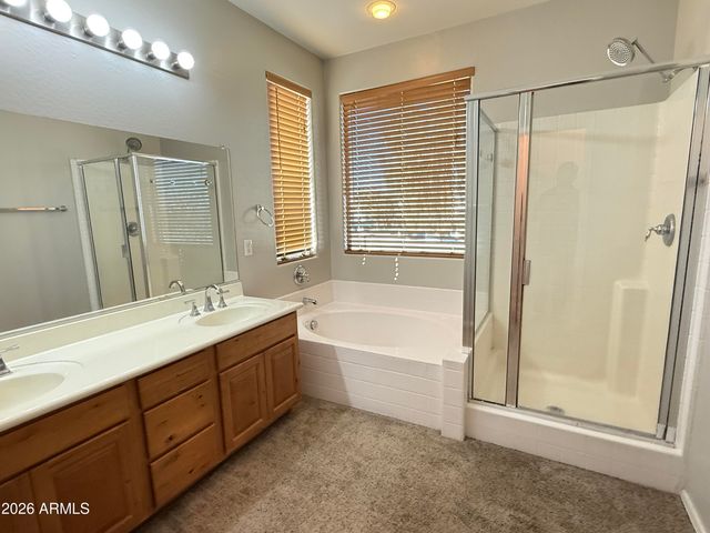 3013 S Sailors Way, Gilbert, AZ 85295