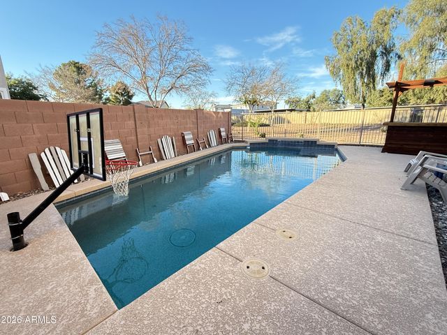 3013 S Sailors Way, Gilbert, AZ 85295