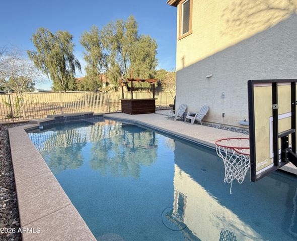 3013 S Sailors Way, Gilbert, AZ 85295