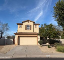 3013 S Sailors Way, Gilbert, AZ 85295