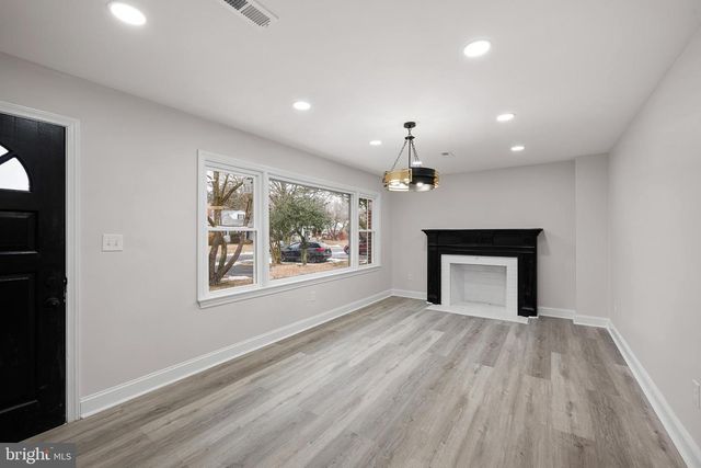 760 E LOOCKERMAN ST, Dover, DE 19901