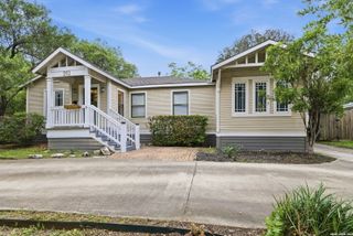 261 E OAKVIEW PL, Alamo Heights, TX 78209