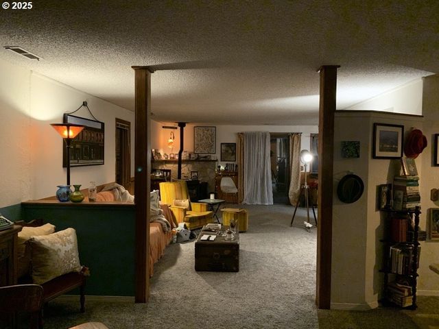 3511 SCOTT Ct, North Bend, OR 97459