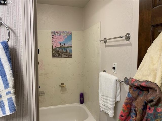 3511 SCOTT Ct, North Bend, OR 97459