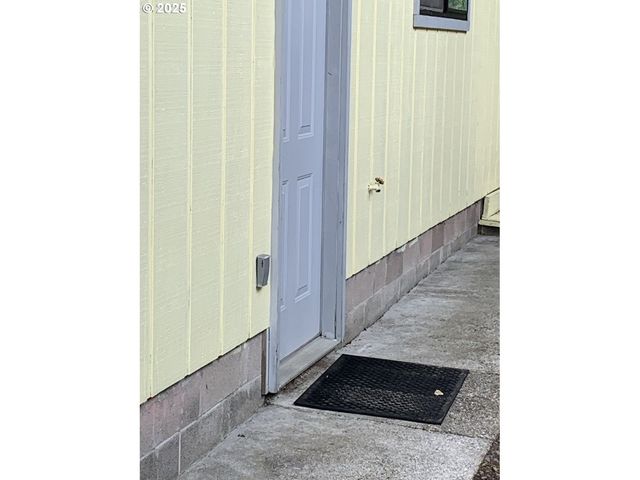 3511 SCOTT Ct, North Bend, OR 97459