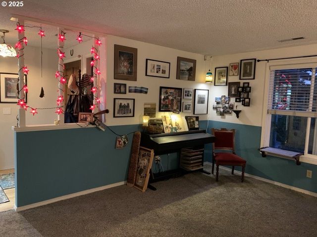 3511 SCOTT Ct, North Bend, OR 97459