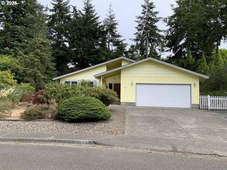 3511 SCOTT Ct, North Bend, OR 97459