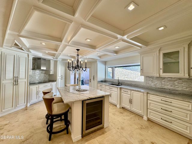 920 Thunderbird Drive, El Paso, TX 79912