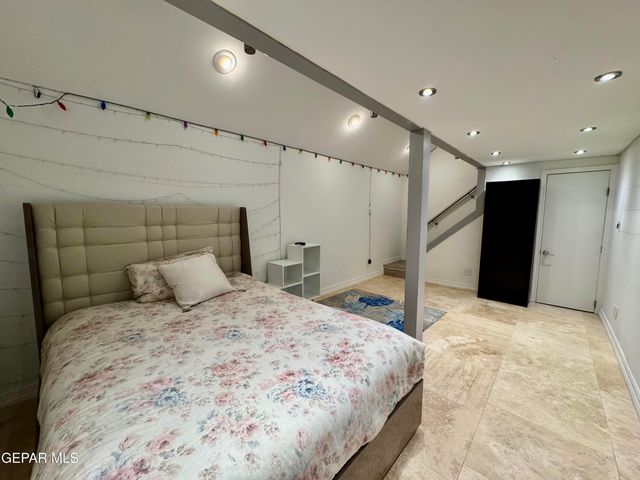 920 Thunderbird Drive, El Paso, TX 79912