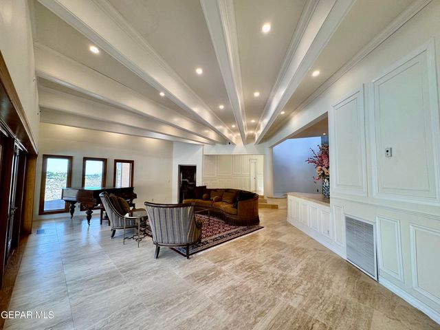 920 Thunderbird Drive, El Paso, TX 79912