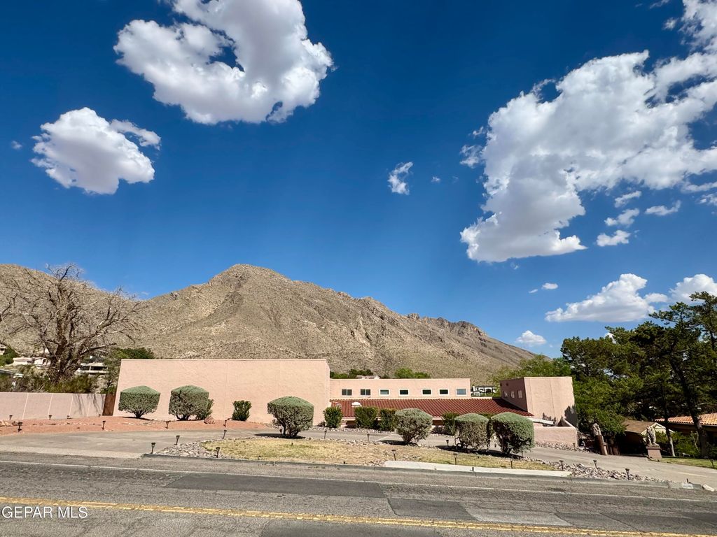 920 Thunderbird Drive, El Paso, TX 79912