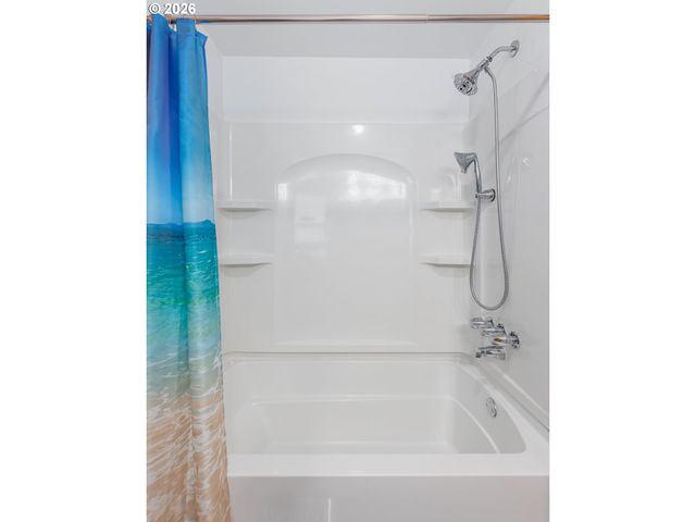 10 SEAGROVE Loop, Lincoln City, OR 97367