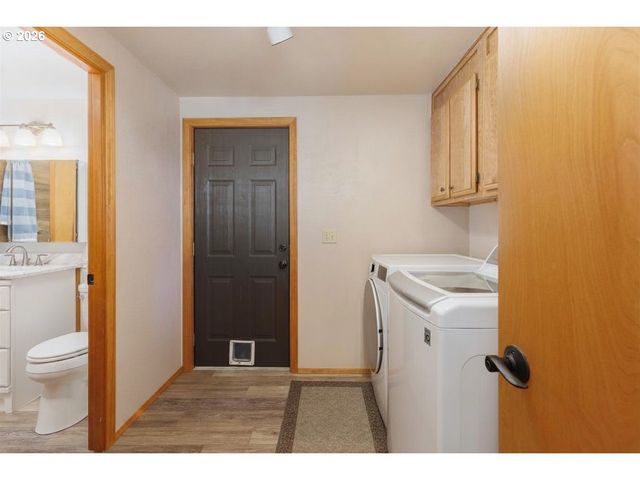 10 SEAGROVE Loop, Lincoln City, OR 97367