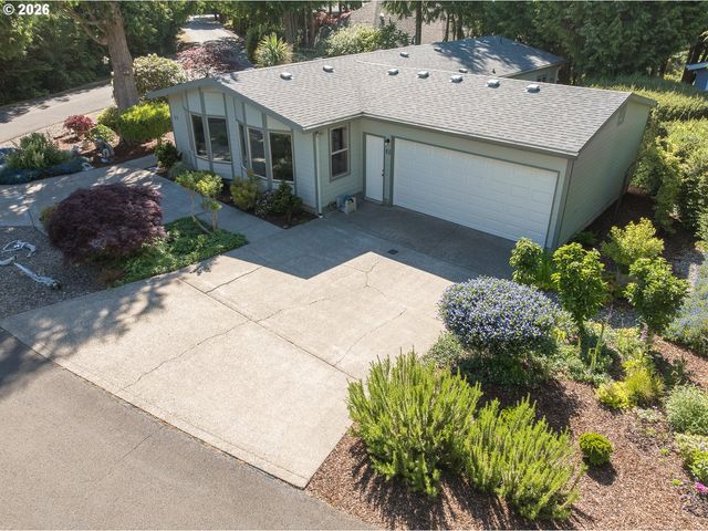 10 SEAGROVE Loop, Lincoln City, OR 97367