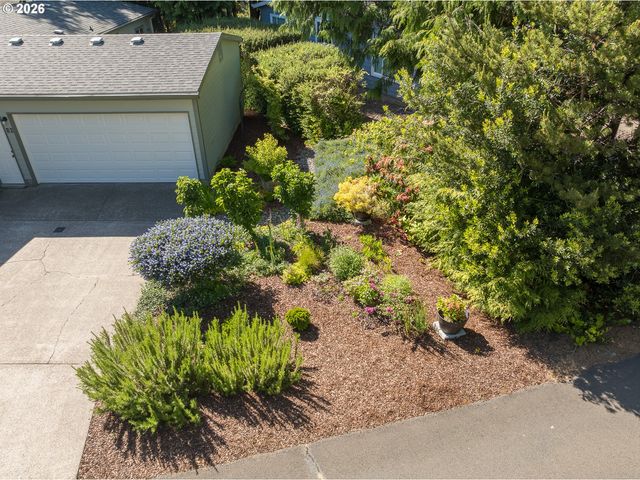 10 SEAGROVE Loop, Lincoln City, OR 97367