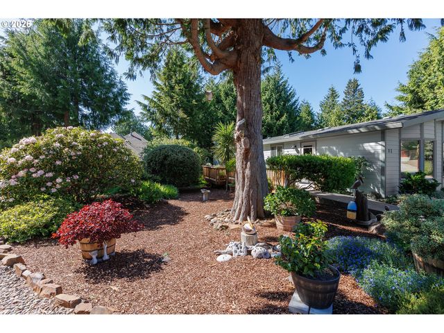 10 SEAGROVE Loop, Lincoln City, OR 97367