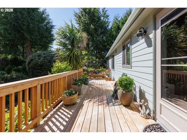 10 SEAGROVE Loop, Lincoln City, OR 97367