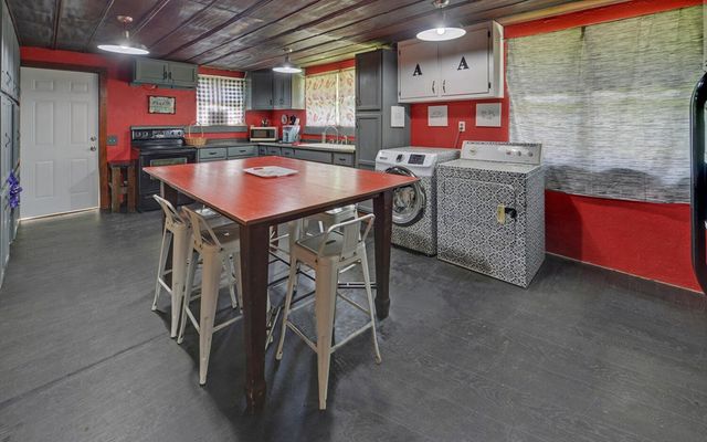 209 Vengeance Creek Road, Marble, NC 28905