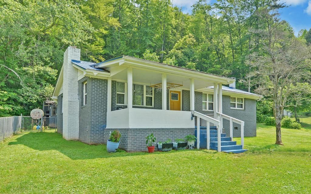 209 Vengeance Creek Road, Marble, NC 28905