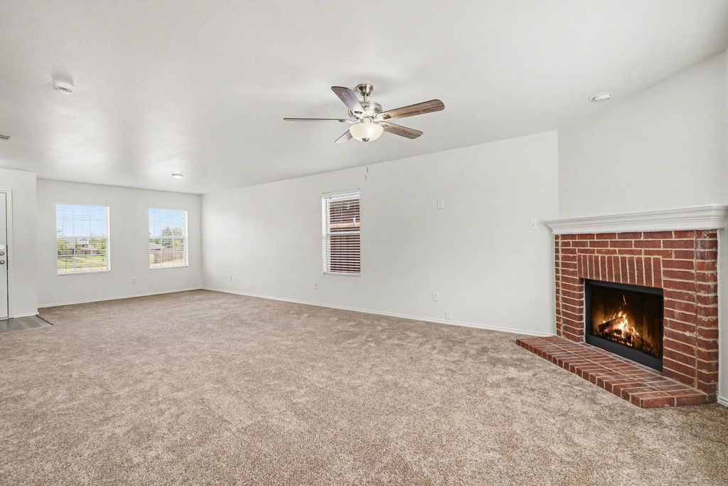 937 Iona Drive, Fort Worth, TX 76120 — photo 2