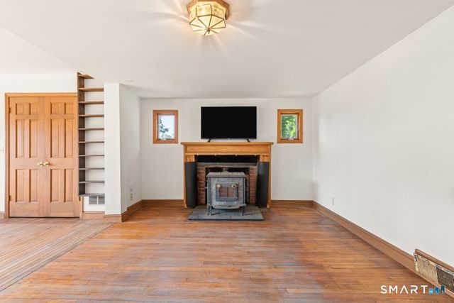 30 Old Middle Road, Brookfield, CT 06804