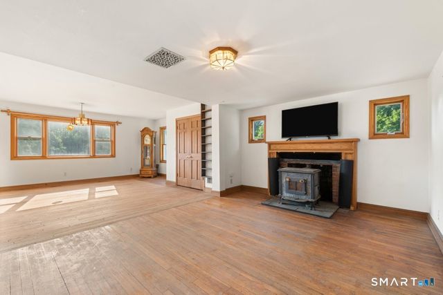 30 Old Middle Road, Brookfield, CT 06804