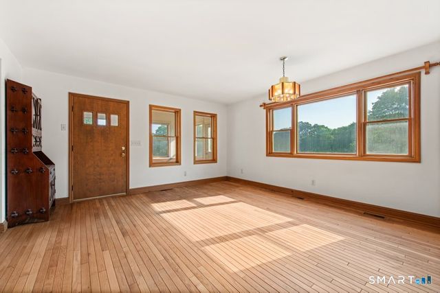 30 Old Middle Road, Brookfield, CT 06804