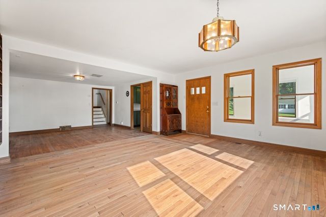 30 Old Middle Road, Brookfield, CT 06804