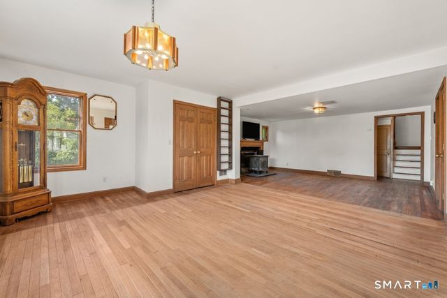 30 Old Middle Road, Brookfield, CT 06804
